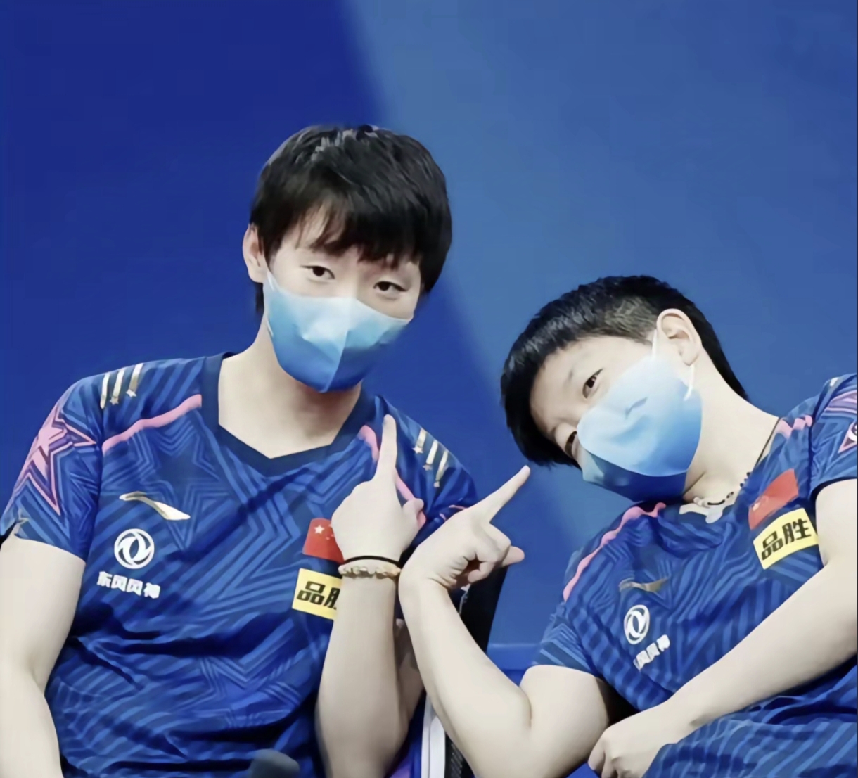 东亚和西亚球队赛场对决，火花四溅