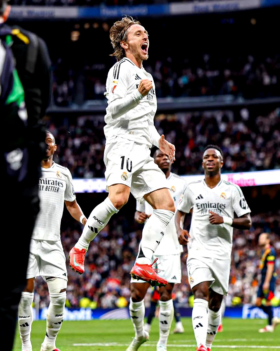 尤文图斯客场逆转,豪取三分 尤文图斯客场逆转,豪取三分