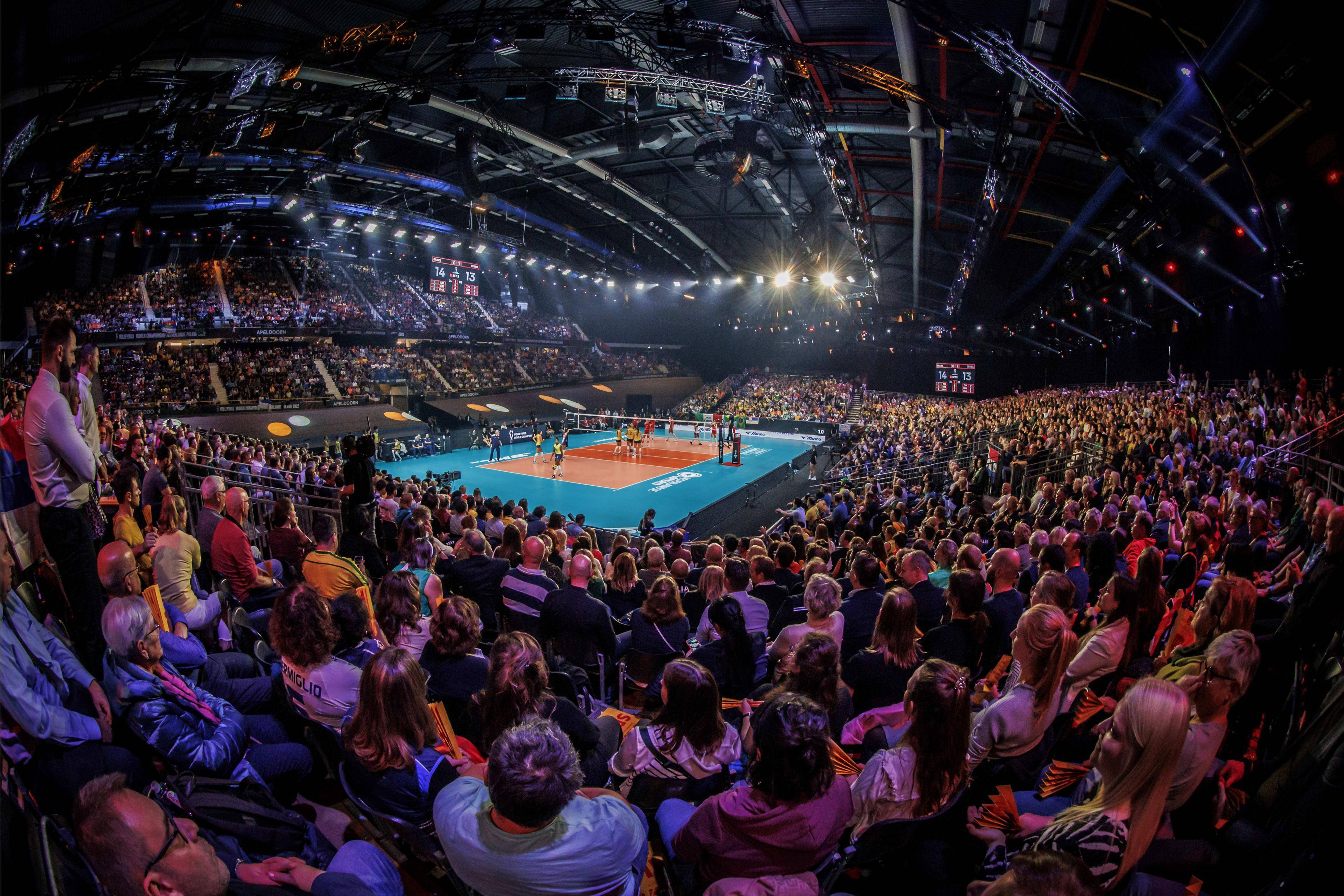 塞尔维亚女足队员在国际赛事中斩获胜利