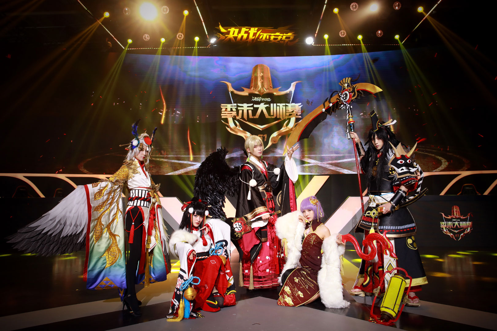 包含战队剑拔弩张,争夺冠军殊死一搏的词条 包含战队剑拔弩张,争夺冠军殊死一搏的词条