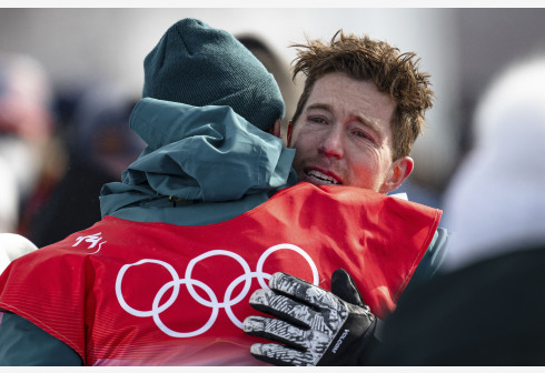 关于比分分析传奇谢幕,球迷泪洒赛场的信息 关于比分分析传奇谢幕,球迷泪洒赛场的信息