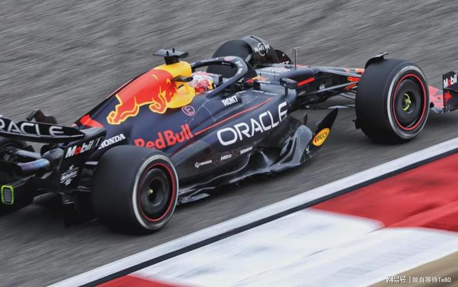 红牛车队绝杀梅赛德斯，汉密尔顿带队取胜
