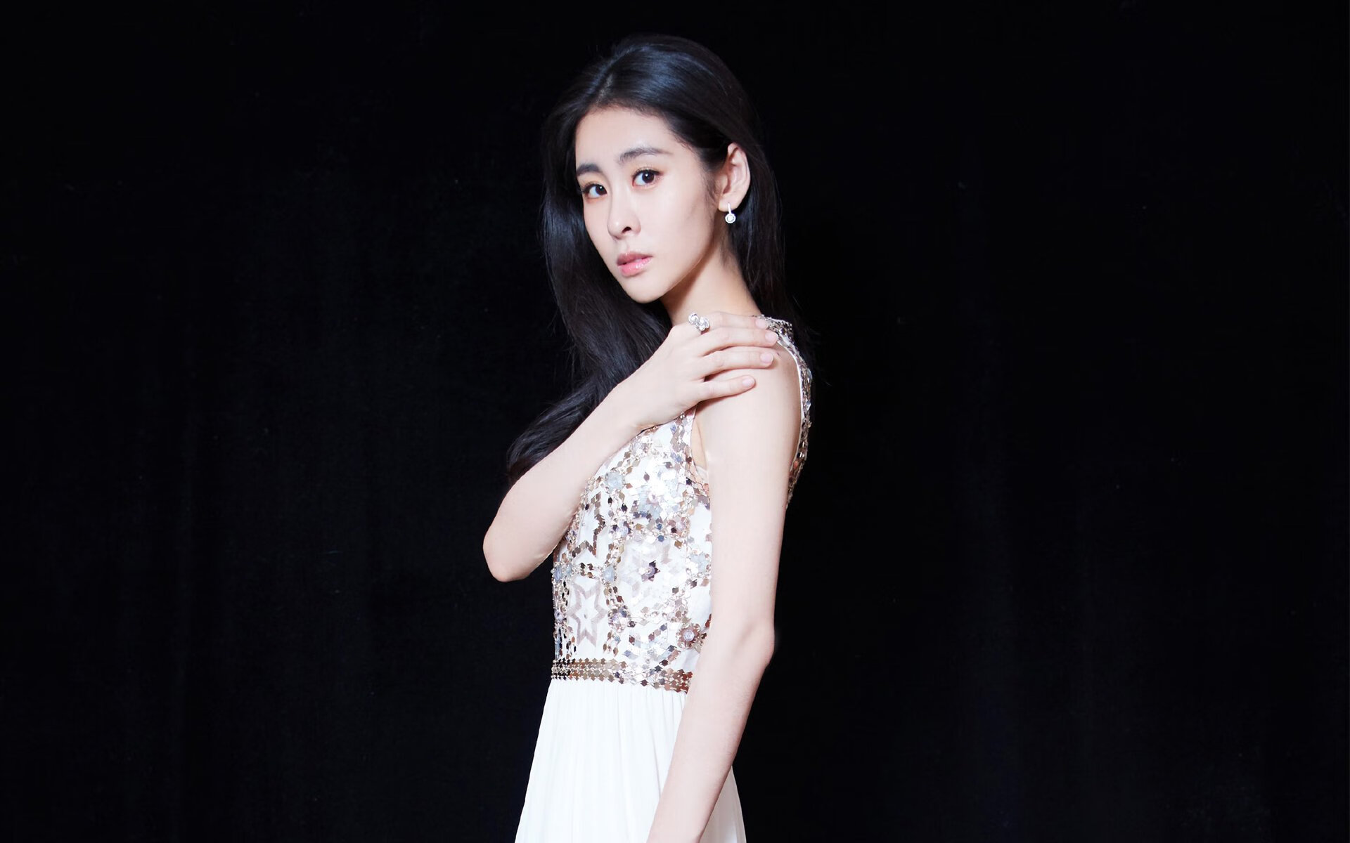 西甲国家德比焦点战启示录，浙江队以巴萨式进攻冲垮广东队