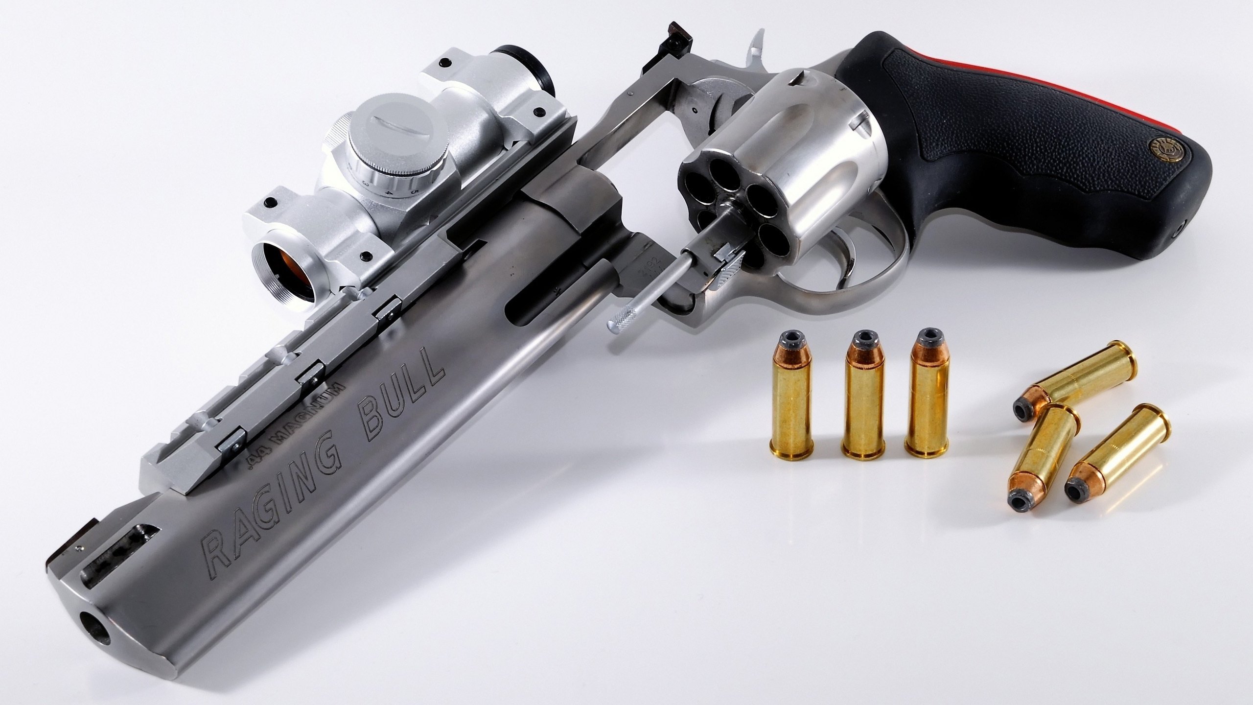 绿茵场与硬木地板的交响，当胜利的基因跨越山海