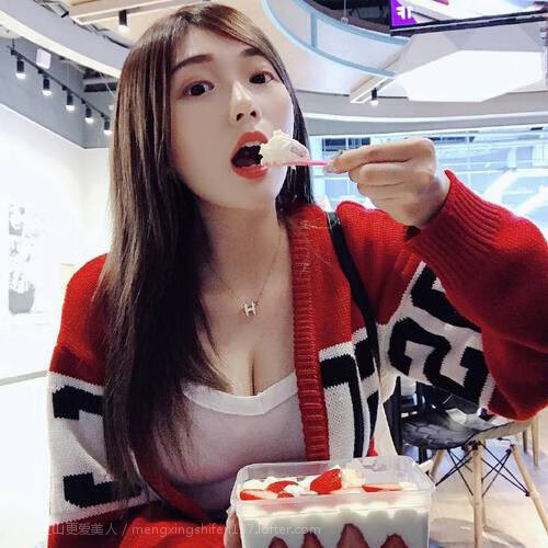 场外震撼更胜场内，莱比锡红牛粉碎瑞士之夜，谁才是真正的大场面先生？